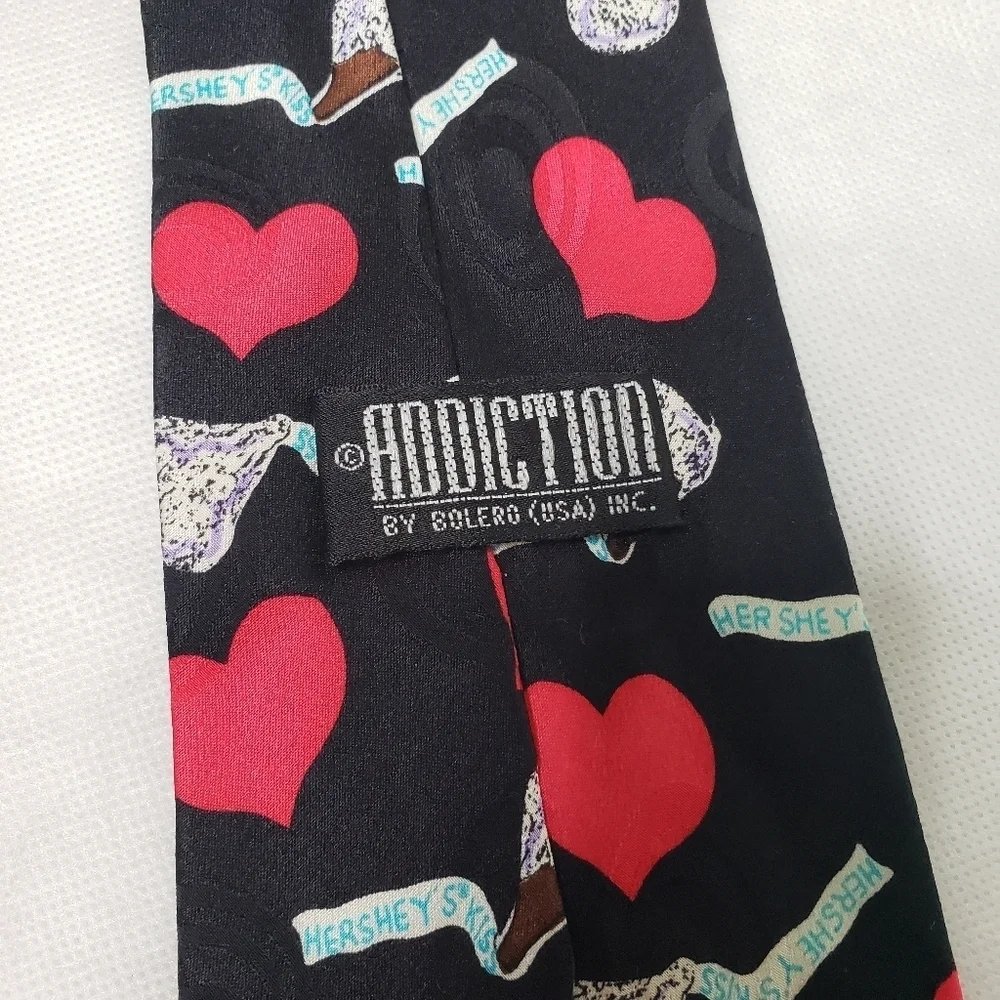 Addiction silk tie hearts and Hershey Kisses black red valentine
